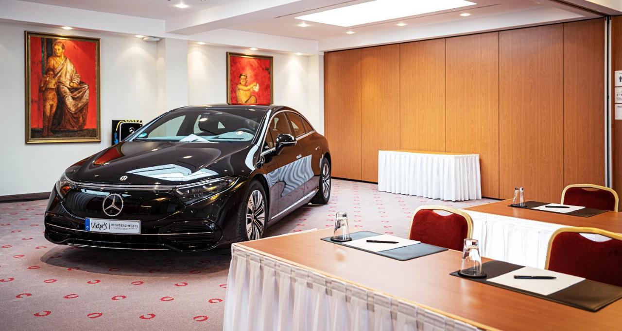Victor'S Residenz-Hotel Schloss Berg Nennig Dış mekan fotoğraf A Mercedes-Benz S-Class in the VIP Lounge at the airport