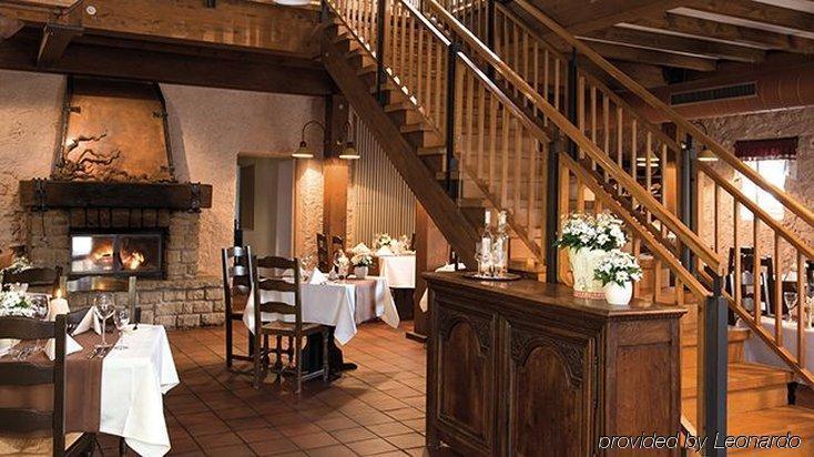 Victor'S Residenz-Hotel Schloss Berg Nennig Konforlar fotoğraf Restaurant Au Vieux Fournil