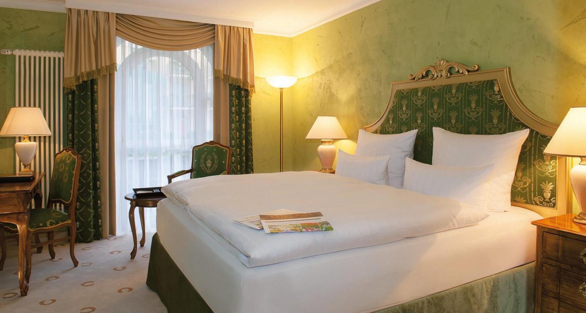 Victor'S Residenz-Hotel Schloss Berg Nennig Oda fotoğraf A room at the hotel