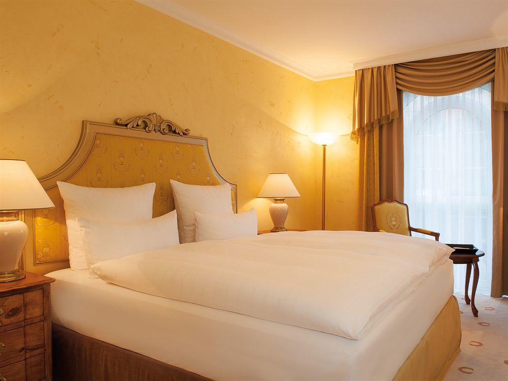 Victor'S Residenz-Hotel Schloss Berg Nennig Dış mekan fotoğraf A typical hotel room